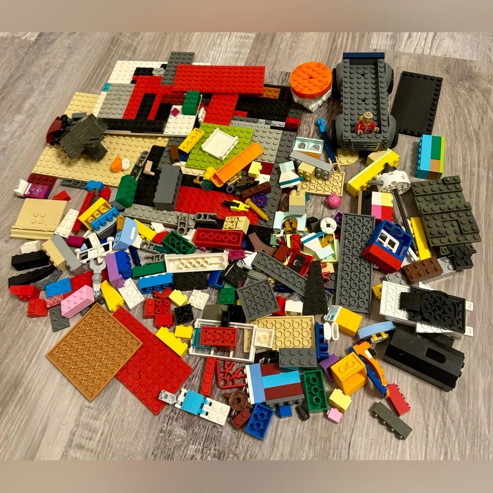 2 lbs Pounds Net weight Small Lego Bricks Assorted Parts & Pieces